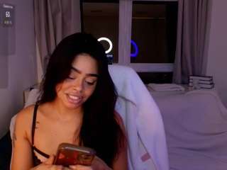 pauline-clark's CamSoda show and profile