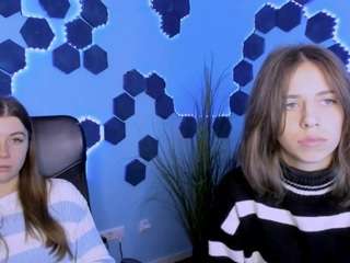 tender-louise Live Webcam on CamSoda