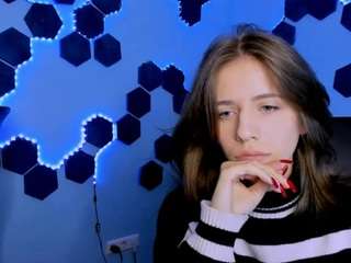 tender-louise Live Webcam on CamSoda