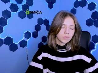 tender-louise Live Webcam on CamSoda