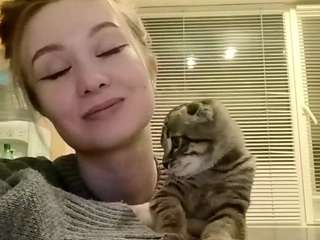 angiedyen's CamSoda show and profile