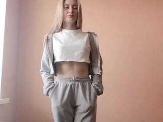 angiedyen's CamSoda show and profile