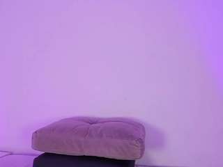 isabella-monroe Live Webcam on CamSoda