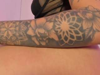 Live webcam model isabella-monroe on Soda Cams