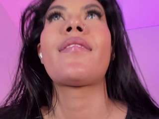 isabella-monroe Live Webcam on CamSoda