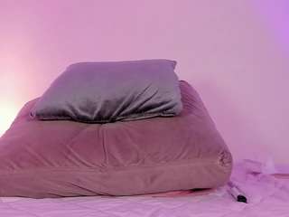 isabella-monroe webcam