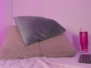 isabella-monroe Live Webcam on CamSoda