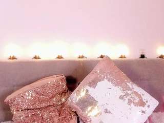 isabella-monroe Live Webcam on CamSoda