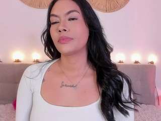 Isabella-monroe's cam show statistics and live stream