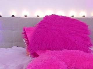 isabella-monroe live webcam show