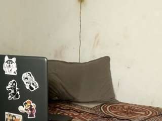 Live cam show with LilianPaschel