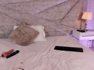 Live webcam model roussweet on Soda Cams