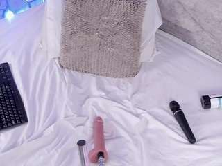 Rouss Squirter and Spitter