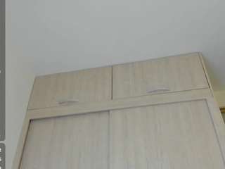 abril2234's CamSoda show and profile