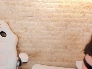 annie-shine's CamSoda show and profile