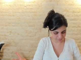 Annie-Shine live cam preview