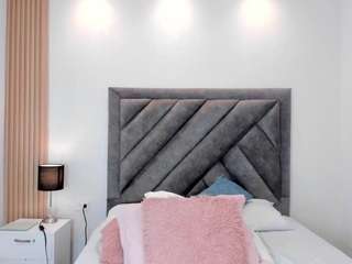 ariaamoon live webcam show