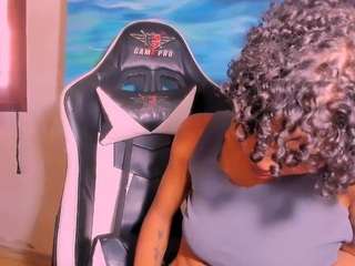 bad-girl-xxx webcam model