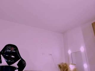 karoline-miss Sex Cam Show