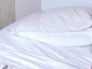 kelly-669's CamSoda show and profile