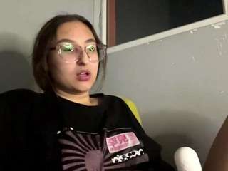 latoyiafabello's CamSoda show and profile