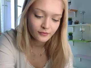 Live webcam model loradelora on Soda Cams