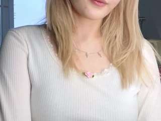 Live webcam model loradelora on Soda Cams