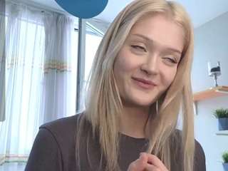 Live webcam model loradelora on Soda Cams