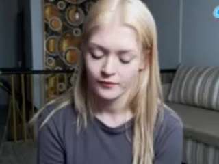 Live webcam model loradelora on Soda Cams