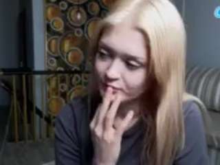 Live webcam model loradelora on Soda Cams