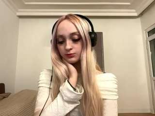 lynnettemckiver webcam