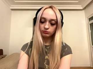 lynnettemckiver webcam