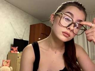 meridethhultquist's CamSoda show and profile