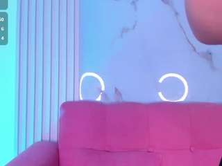 le modèle natashaa-taylor est en webcam porno dans un show sur le site camsoda, il possède les tags suivants: anal toys,black hair,blowjob,brown eyes,camel toe,cowgirl,cum in pussy,dirty talk,drinking,lovense,skinny,tattoos,toys,twerk,big tits,hd