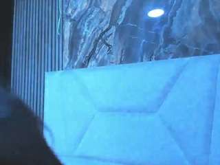 Live webcam model roxxxy23 on Soda Cams