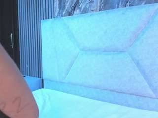 Live webcam model roxxxy23 on Soda Cams