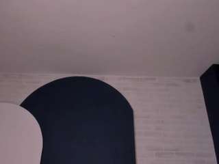 le modèle amaradivine est en webcam porno dans un show sur le site camsoda, il possède les tags suivants: black hair,ride torso,young adult,upskirt,toys,tiny tits,thin,teen 18,tattoos,sexy,no smoking,brown eyes,no drinking,natural,lush,lovense,feet,dirty talk,dildo,deepthroat