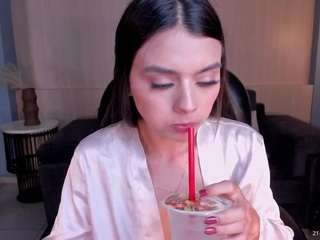 Live webcam model juliettemoreau on Soda Cams