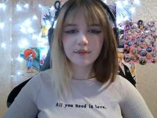 MechelleBabineau live webcam show