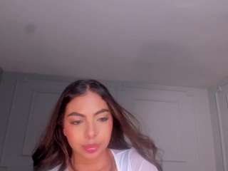 Live webcam model orianafontaine on Soda Cams