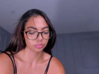 Live webcam model orianafontaine on Soda Cams