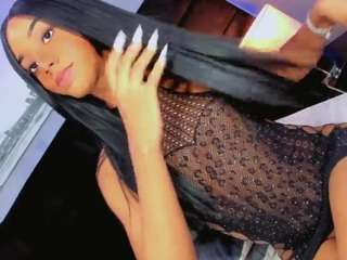 Acest model este live acum. daniiela-foxx