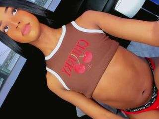 Daniiela-Foxx