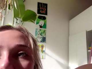 Live webcam model carymains on Soda Cams