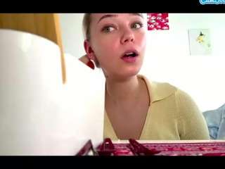 le modèle carymains est en webcam porno dans un show sur le site camsoda, il possède les tags suivants: ahegao,pov,massage,moaning,naked,natural,nature,no drinking,no smoking,normal,role play,huge tits,skinny,solo,spank,tease,teen (18+),twerk,wet,young adult