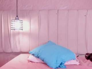 le modèle hannah-sinclair est en webcam porno dans un show sur le site camsoda, il possède les tags suivants: ass bouncing,natural,tittyfuck,thick,tattoos,squirter,ride torso,nsfw,ass clapping,no drinking,full nudity,fingering,feet,doggy style,dildo or vibrator,butt plug,brown eyes,body massage,blowjob,big tits