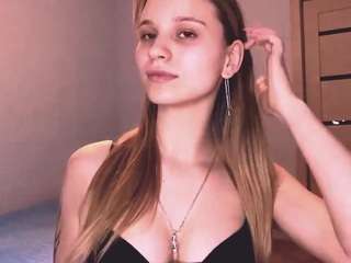 Live webcam model nelliemarcinek on Soda Cams