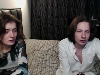 le modèle scarredcrupper est en webcam porno dans un show sur le site camsoda, il possède les tags suivants: black hair,brown eyes,dildo or vibrator,feet,lovense,lush,natural,skinny,tattoos,tease,toys,hd,small tits