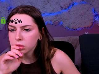 amalialowell webcam