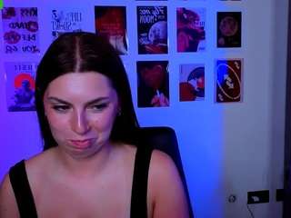 amalialowell live webcam show